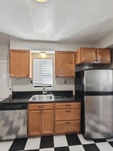 6936 Melrose Ave in University City, MO - Building Photo - Building Photo