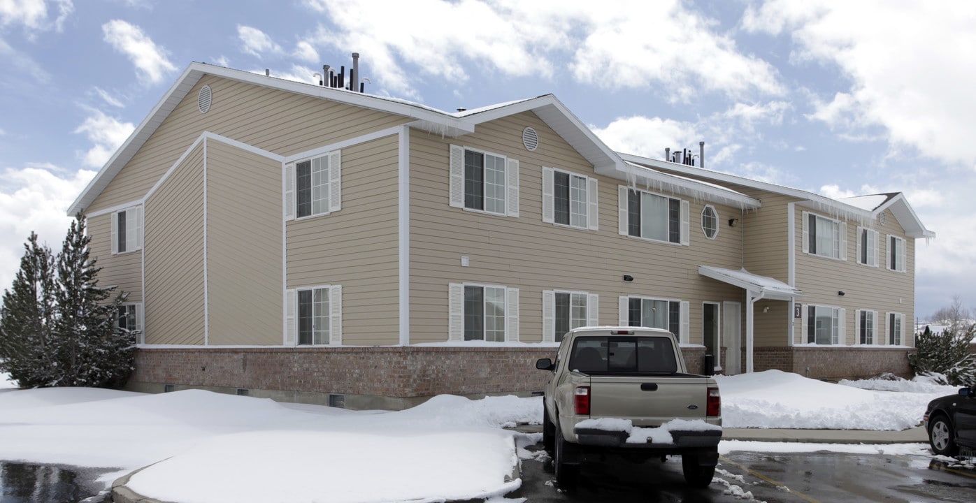 Meadow View Apartments in Kamas, UT - Building Photo