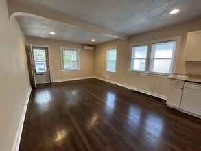 833 E 21st Ave in North Kansas City, MO - Building Photo - Building Photo