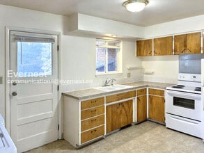 1307 Castlerock Dr in Fort Collins, CO - Foto de edificio - Building Photo