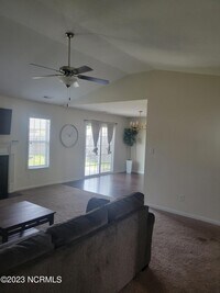 140 Cavalier Dr photo'