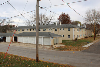 200-255 Parkview Blvd in Waterloo, IA - Building Photo - Building Photo