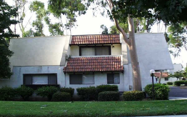 61 Price St in Redlands, CA - Building Photo