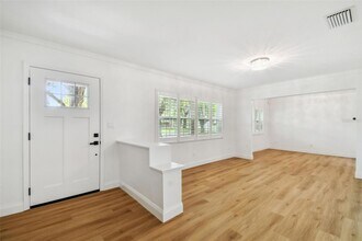 4802 W Longfellow Ave in Tampa, FL - Building Photo - Building Photo