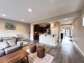 4017 SE Lone Oak St in Hillsboro, OR - Building Photo - Building Photo