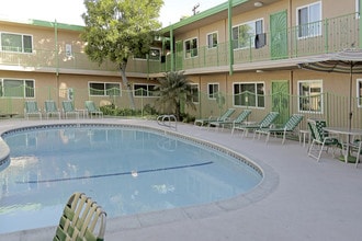 Flamingo Apartments in Bellflower, CA - Building Photo - Building Photo