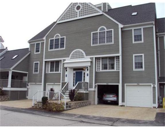 700 Shore Dr in Fall River, MA - Building Photo - Building Photo