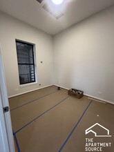 646 N Damen Ave, Unit 2R in Chicago, IL - Foto de edificio - Building Photo