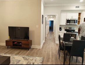 2136 Saint Andrew St, Unit 1 in New Orleans, LA - Foto de edificio - Building Photo