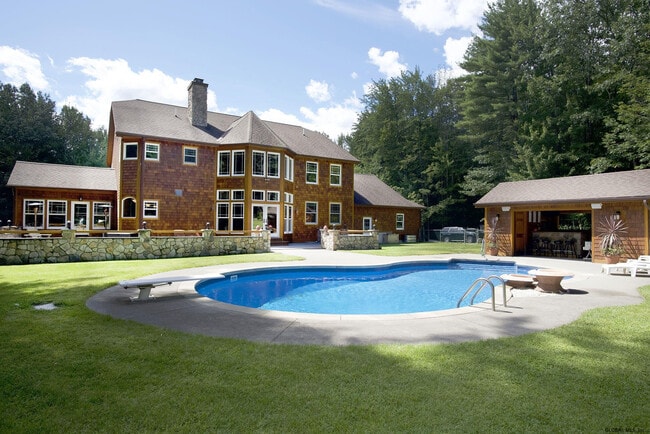 32 Flat Rock Rd in Lake George, NY - Building Photo - Building Photo