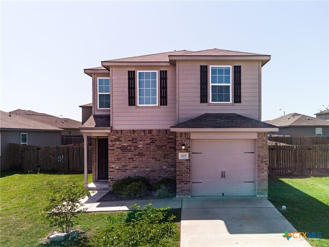 225 Denson Ln in Jarrell, TX - Foto de edificio - Building Photo