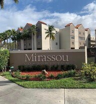6175 NW 186th St, Unit 302 in Hialeah, FL - Building Photo