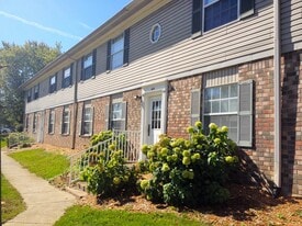 Lakeside at Walnut Hills in Plainfield, IN - Building Photo