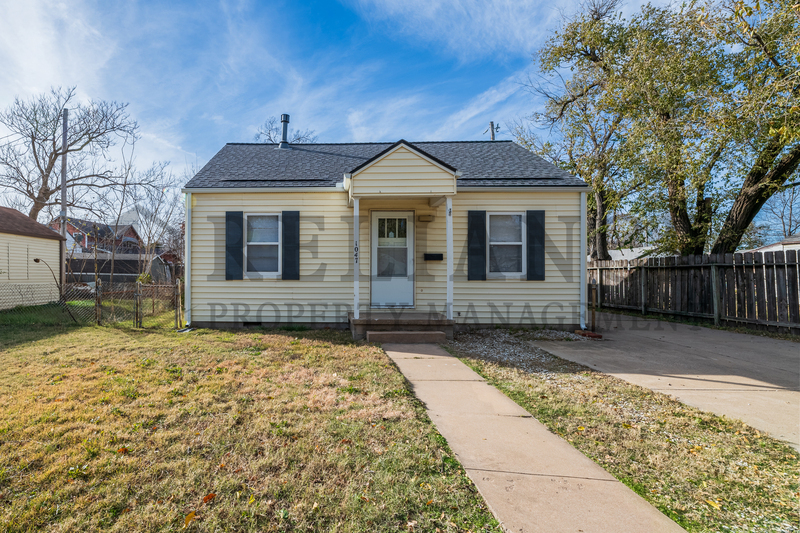 1047 S Glenn St in Wichita, KS - Building Photo