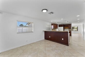 105 NW 7th Ct in Deerfield Beach, FL - Building Photo - Building Photo