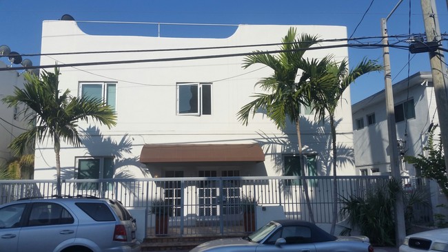 7700 Abbott Ave in Miami Beach, FL - Building Photo - Building Photo