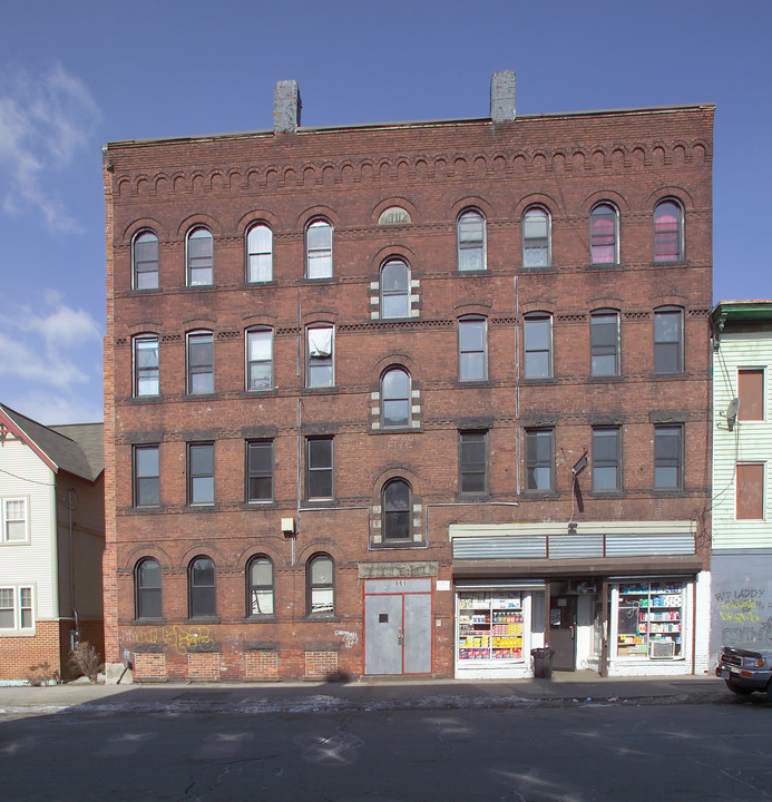 549-551 S Bridge St in Holyoke, MA - Foto de edificio