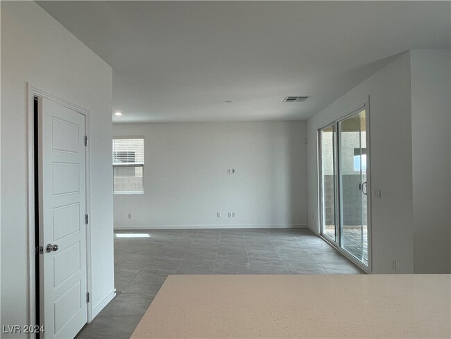 6836 Chargehand Ave in Las Vegas, NV - Building Photo - Building Photo