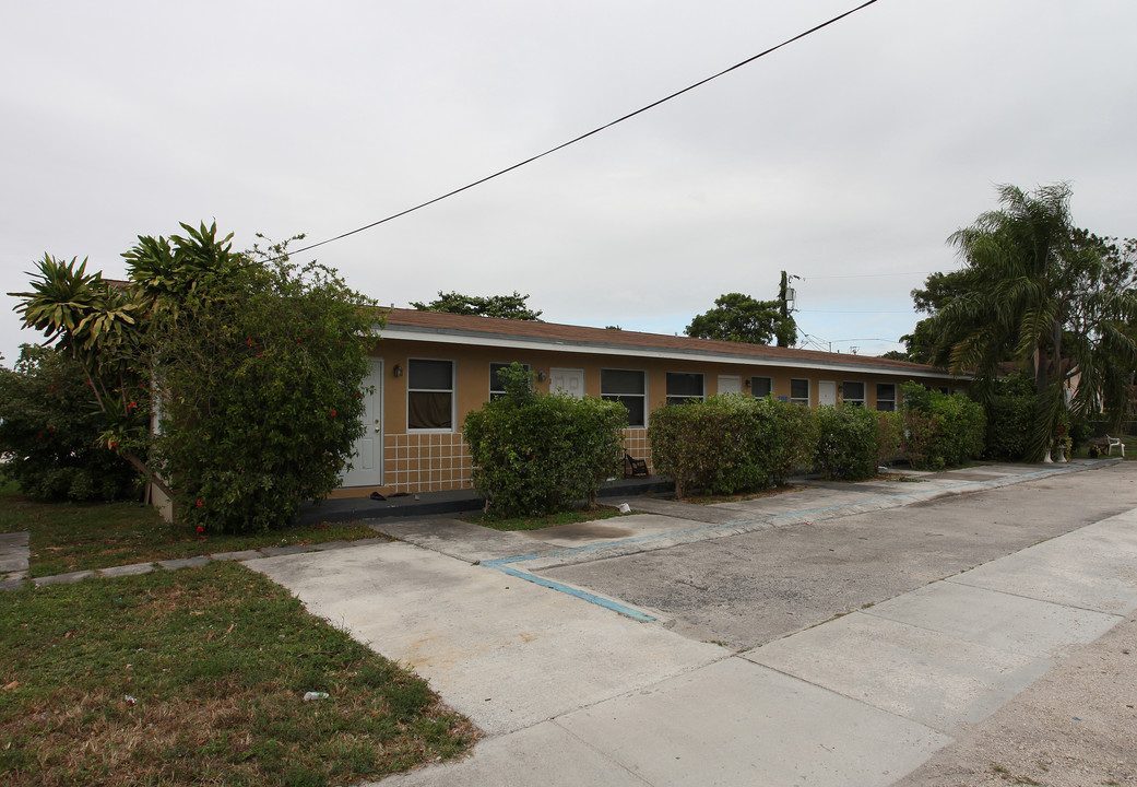 530 N 62nd Ave in Hollywood, FL - Building Photo