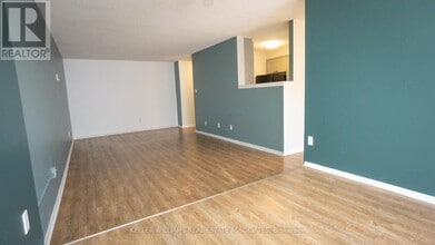 10-210 Ajax St in Guelph, ON - Building Photo - Building Photo