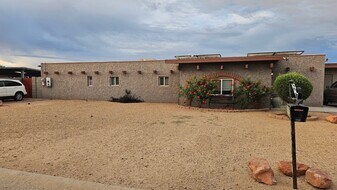 2923 E Marco Polo Rd in Phoenix, AZ - Building Photo