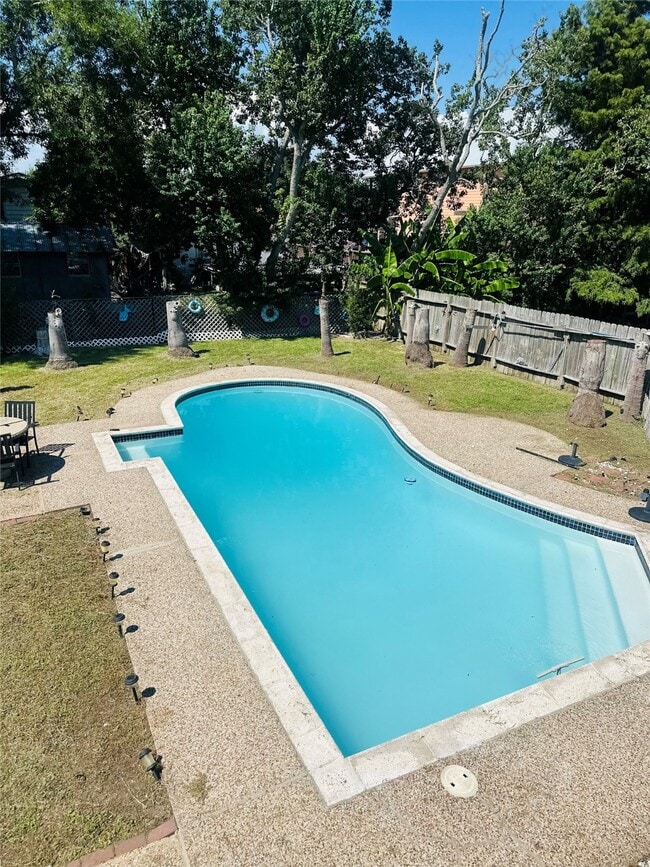 236 3rd St in San Leon, TX - Building Photo - Building Photo