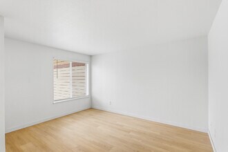 The Finch Apartments in Vancouver, WA - Building Photo - Building Photo