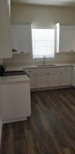 169 East St-Unit -Apt B in Hollister, CA - Foto de edificio - Building Photo