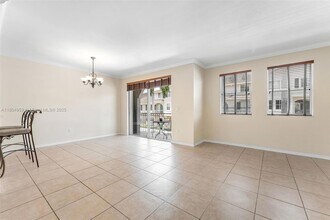 8936 W Flagler St in Miami, FL - Building Photo - Building Photo