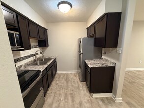 1131 Spencer St in Grinnell, IA - Foto de edificio - Building Photo