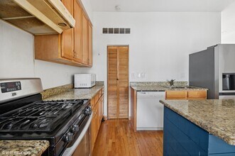2336 W Taylor St in Chicago, IL - Building Photo - Building Photo