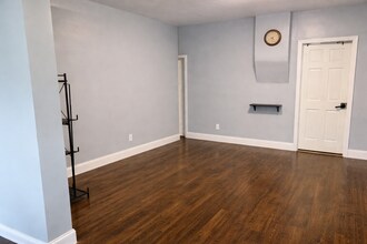 217 Seward Ave NW in Grand Rapids, MI - Building Photo - Building Photo