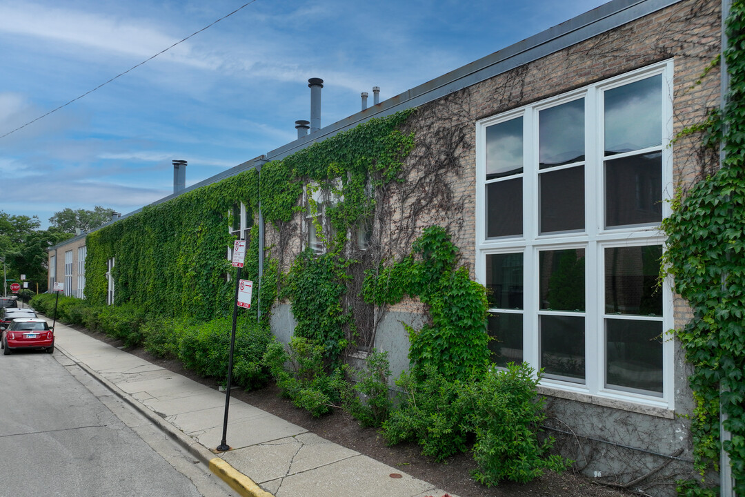 Altgeld Court in Chicago, IL - Building Photo