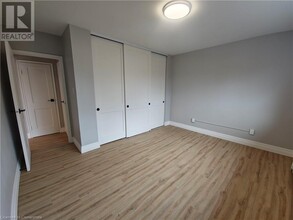 410 Hazel St in Waterloo, ON - Building Photo - Building Photo