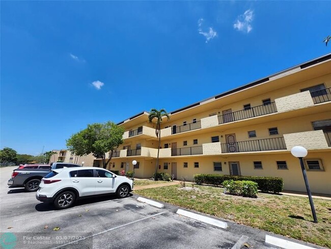 301 Cambridge Rd in Hollywood, FL - Building Photo - Building Photo