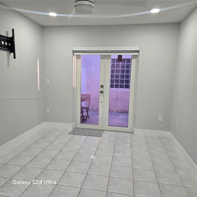 21431 SW 88th Ave in Cutler Bay, FL - Building Photo - Building Photo