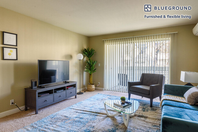 2147 Newhall St, Unit FL2-ID1672 in Santa Clara, CA - Foto de edificio - Building Photo