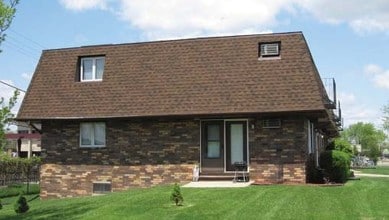 306-312 W Sunfield in Sun Prairie, WI - Building Photo - Building Photo
