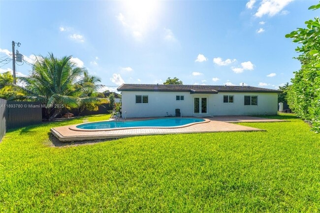 9621 SW 58th St in Miami, FL - Building Photo - Building Photo