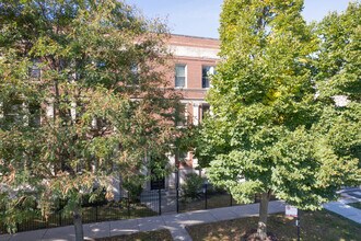 Capital Condominiums in Chicago, IL - Foto de edificio - Building Photo
