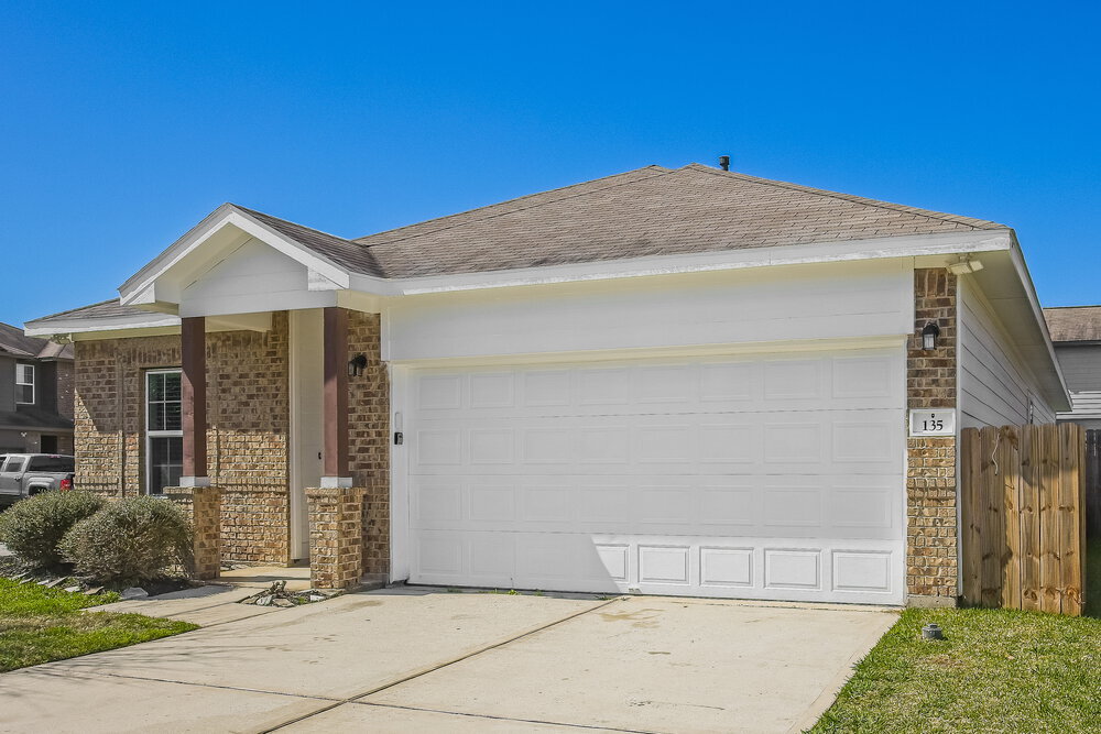 135 Pequin Rd in Crosby, TX - Building Photo