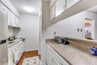 2720 Reagan Street, Unit Unit# 102 in Dallas, TX - Foto de edificio - Building Photo