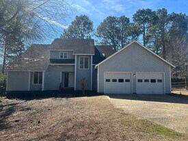 3004 Stonehenge Ct in Fayetteville, NC - Building Photo