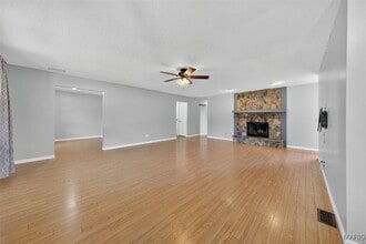 3909 Golden Hills Dr in St. Peters, MO - Building Photo - Building Photo