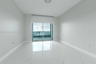 900 Biscayne Blvd in Miami, FL - Building Photo - Building Photo