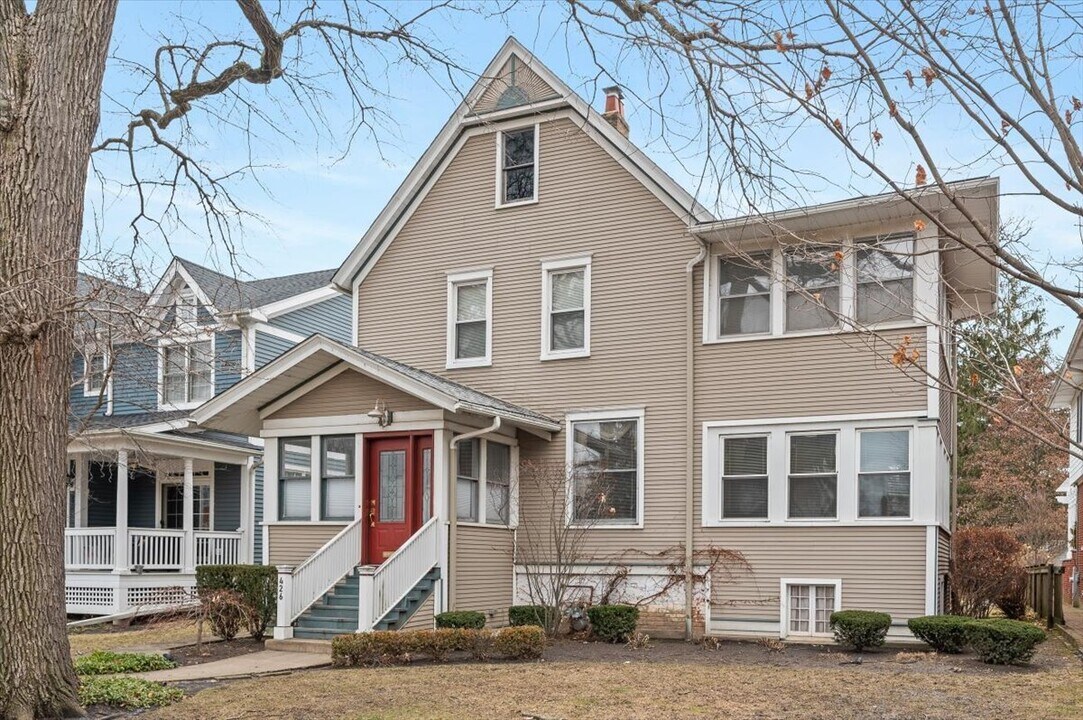 426 10th St in Wilmette, IL - Building Photo
