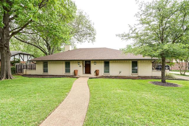 35 Lincolnshire Cir in Bedford, TX - Building Photo