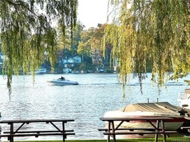 722 US-6 in Mahopac, NY - Building Photo