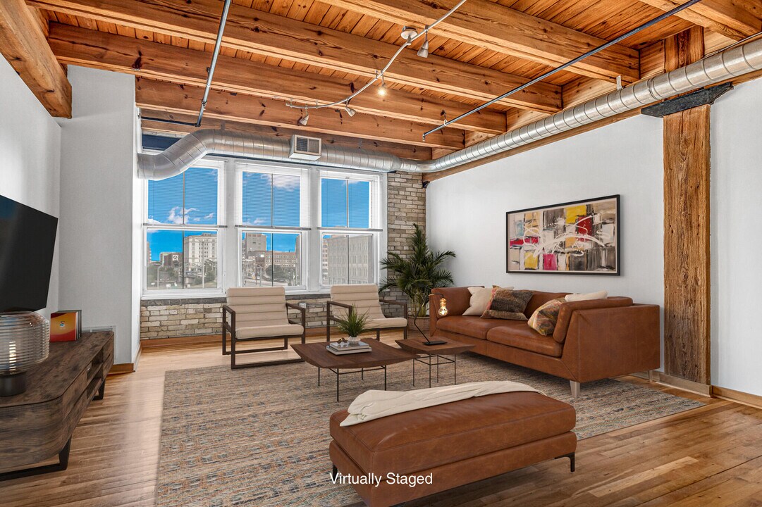 413 N 2nd St in Milwaukee, WI - Building Photo