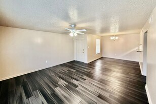 1421 Cottondale Dr in Baton Rouge, LA - Building Photo